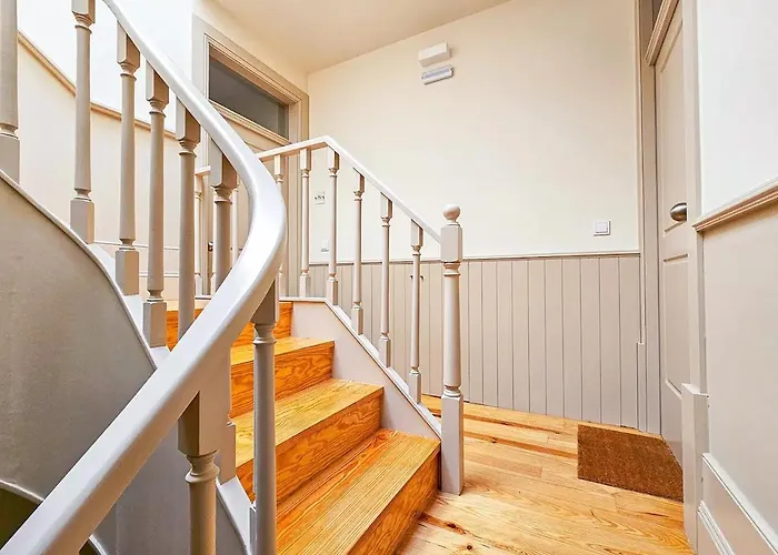 Wood Haven Luxury Duplex Downtown With Ac * بورتو