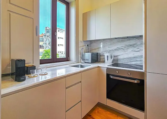 Wood Haven Luxury Duplex Downtown With Ac *