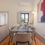 Wood Haven Luxury Duplex Downtown With Ac Lägenhet