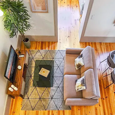 Wood Haven Luxury Duplex Downtown With Ac 아파트